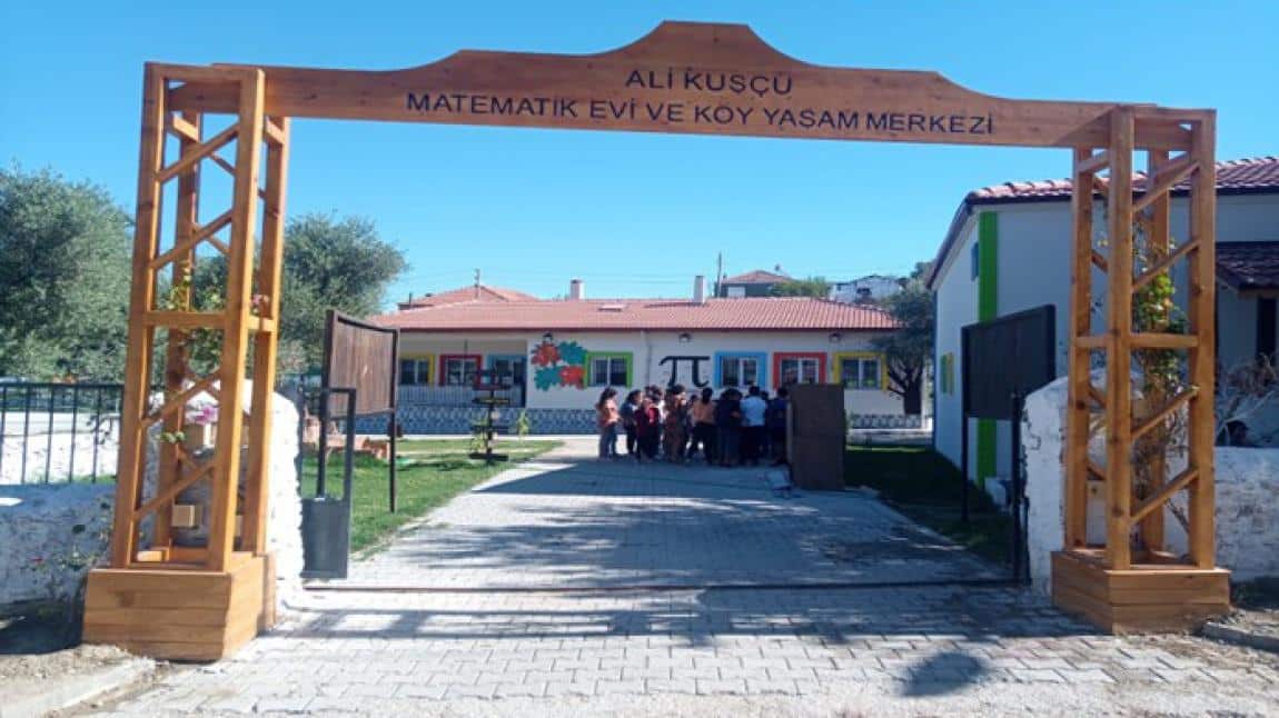 2022 Okul gezileri kapsamında Ali KUŞÇU Matematik evi ziyaret edildi